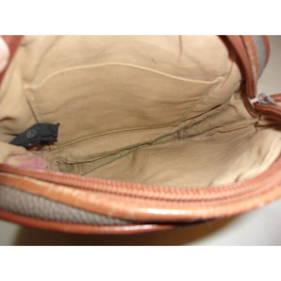 Saddle River Crossbody Oval Bag Olive Green Tan Pebbled Leather - Picture 6 of 7
